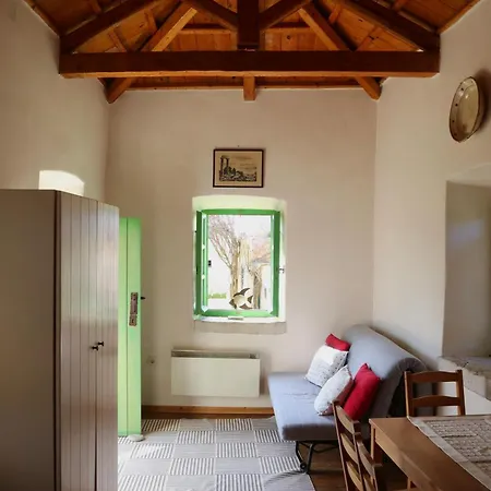 Holiday home Axion Aroniadika