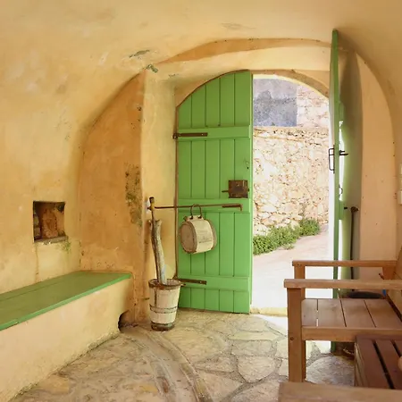 Holiday home Axion Aroniadika